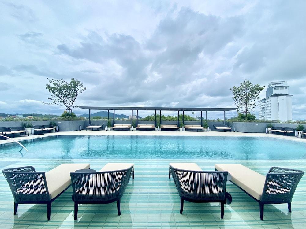 Courtyard By Marriott Phuket Town Hotel Exterior photo
