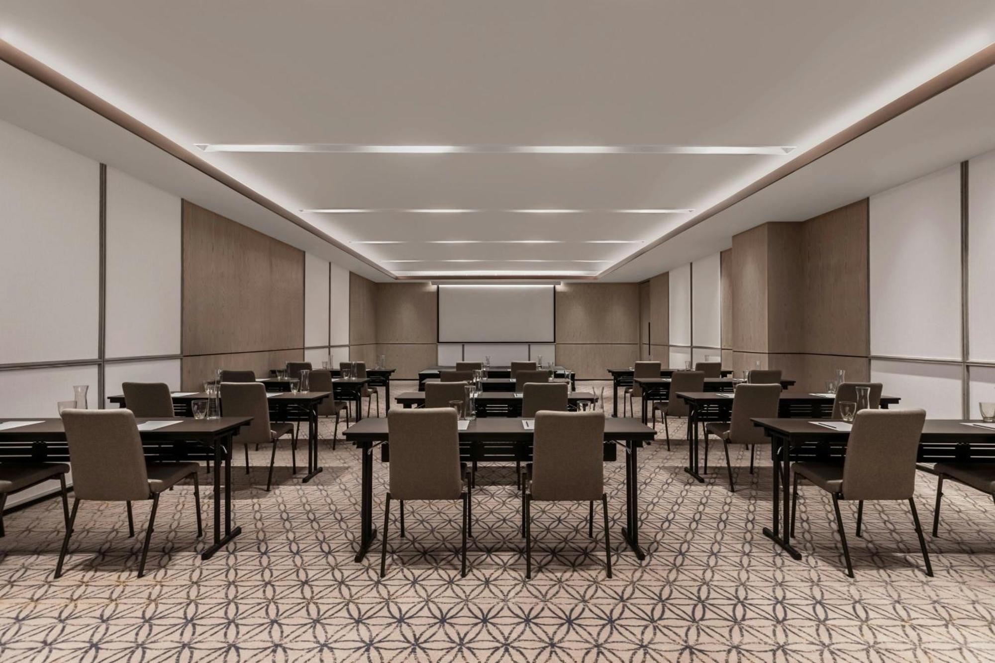 Courtyard By Marriott Phuket Town Hotel Exterior photo