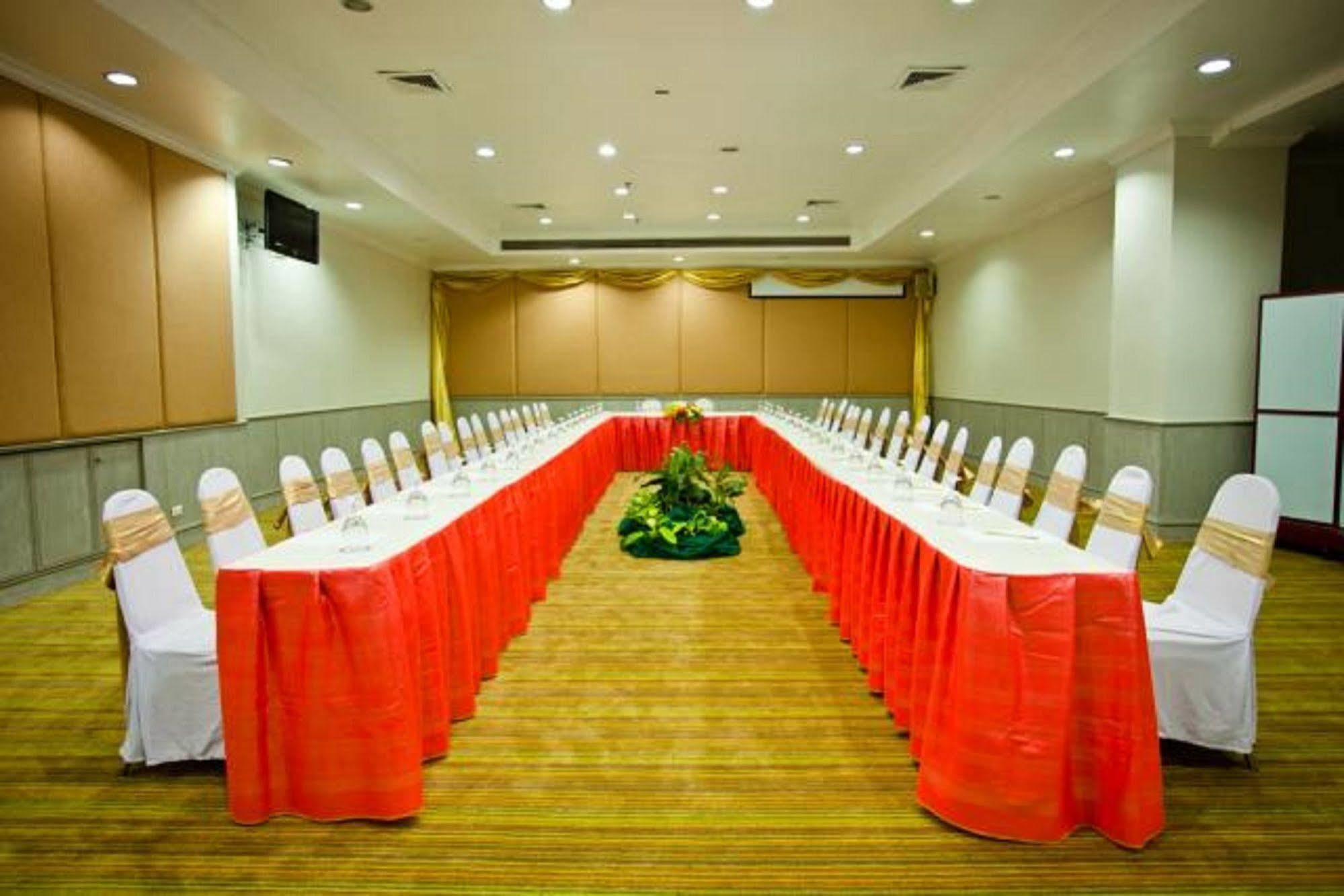Courtyard By Marriott Phuket Town Hotel Exterior photo